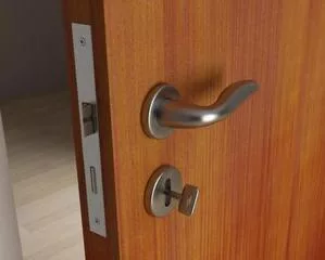 Riparare una porta cambiare la serratura