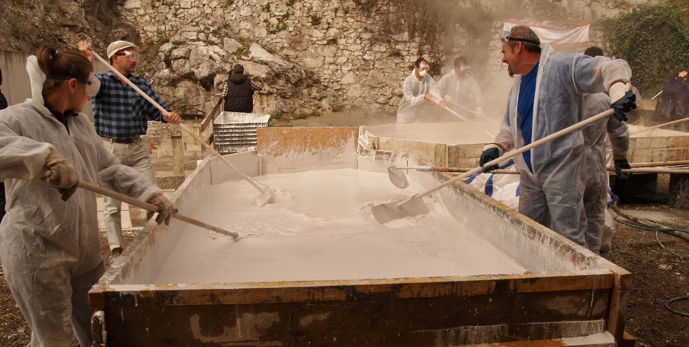 lime extinguishing tank