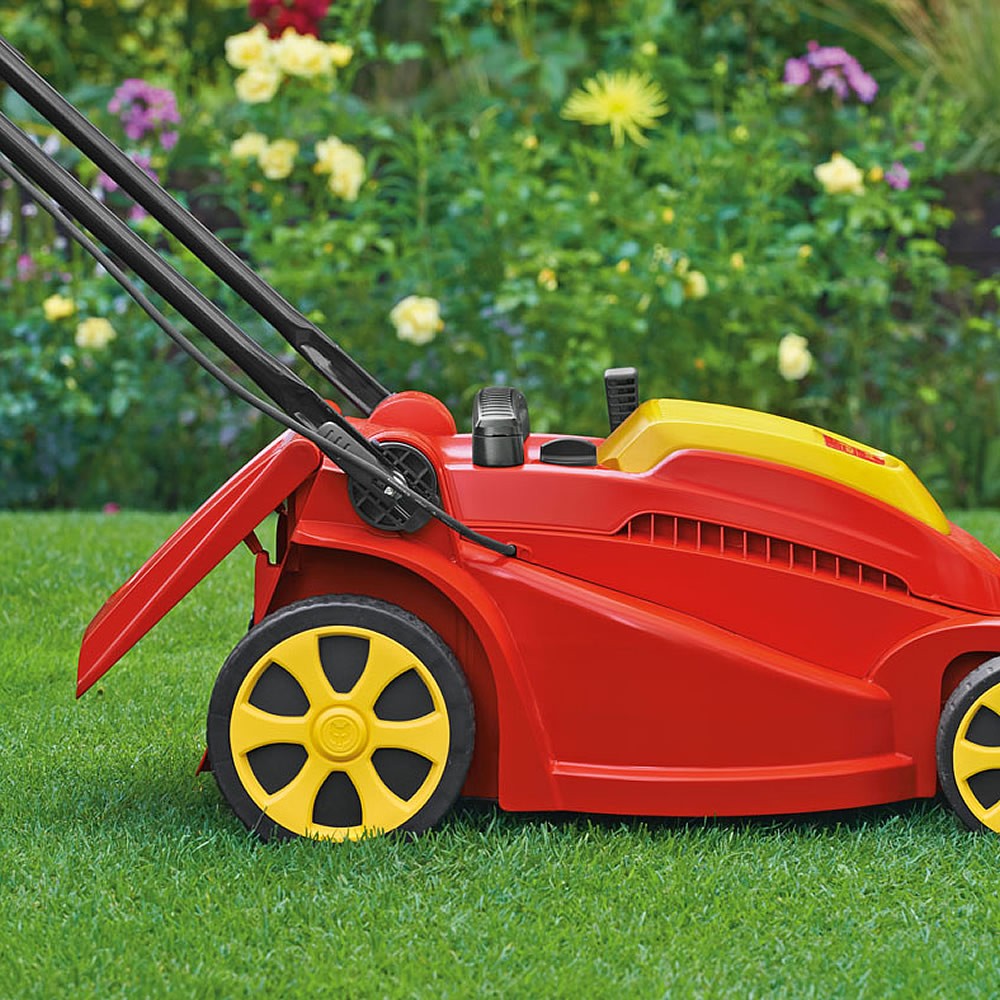 electric lawnmower