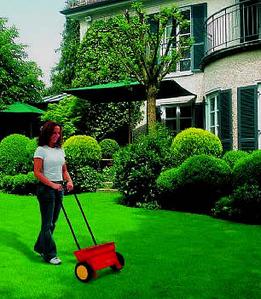 manual lawn fertilizer