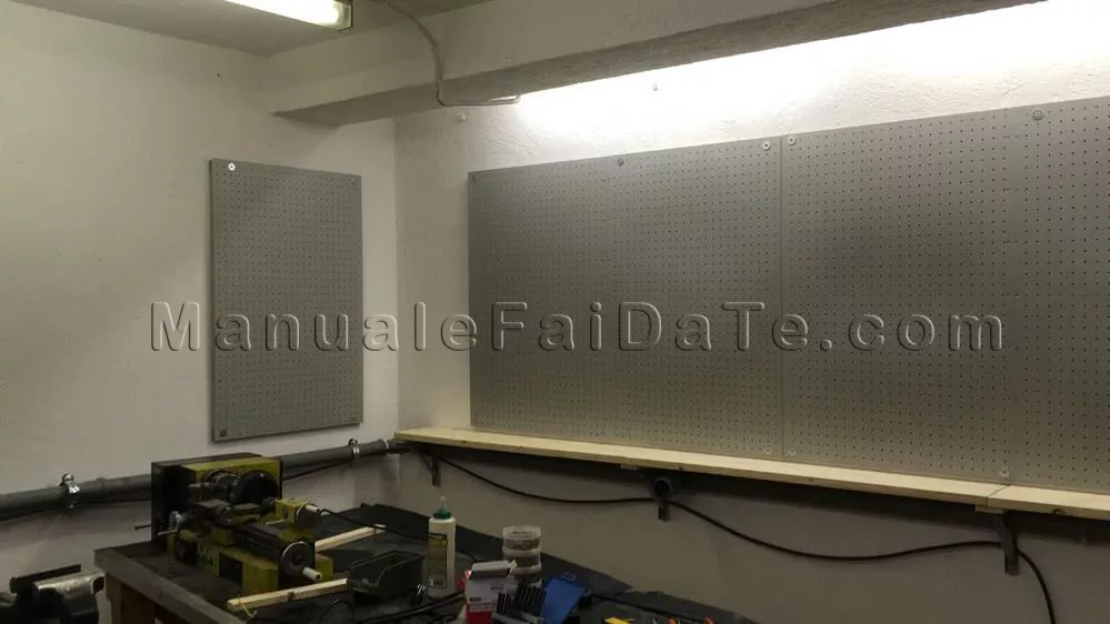 panneaux perforés peints