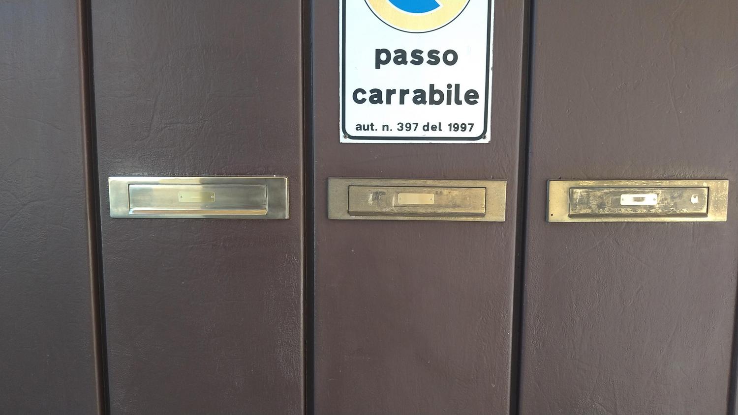 lucidatura ottone casella lettere